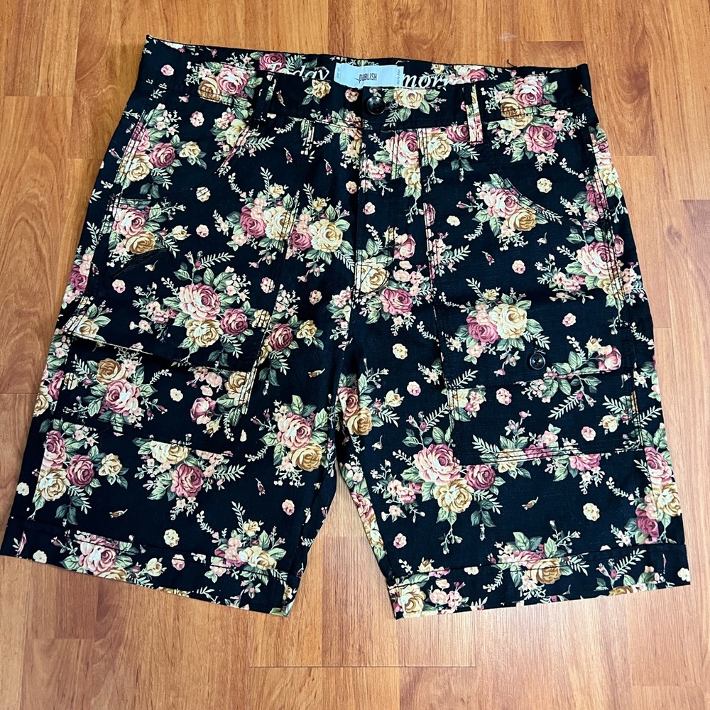 PUBLISH BRAND FLORAL PRINT SHORTS SIZE 34